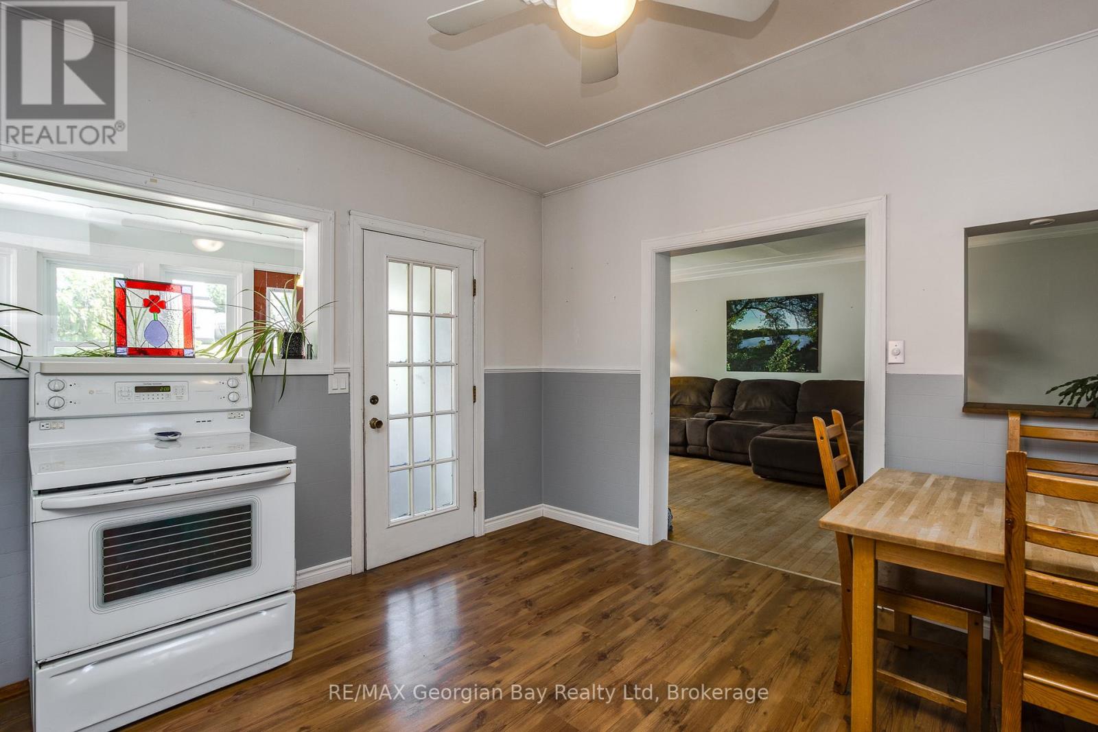 71 Poyntz Street, Penetanguishene, Ontario  L9M 1N6 - Photo 22 - S13449066