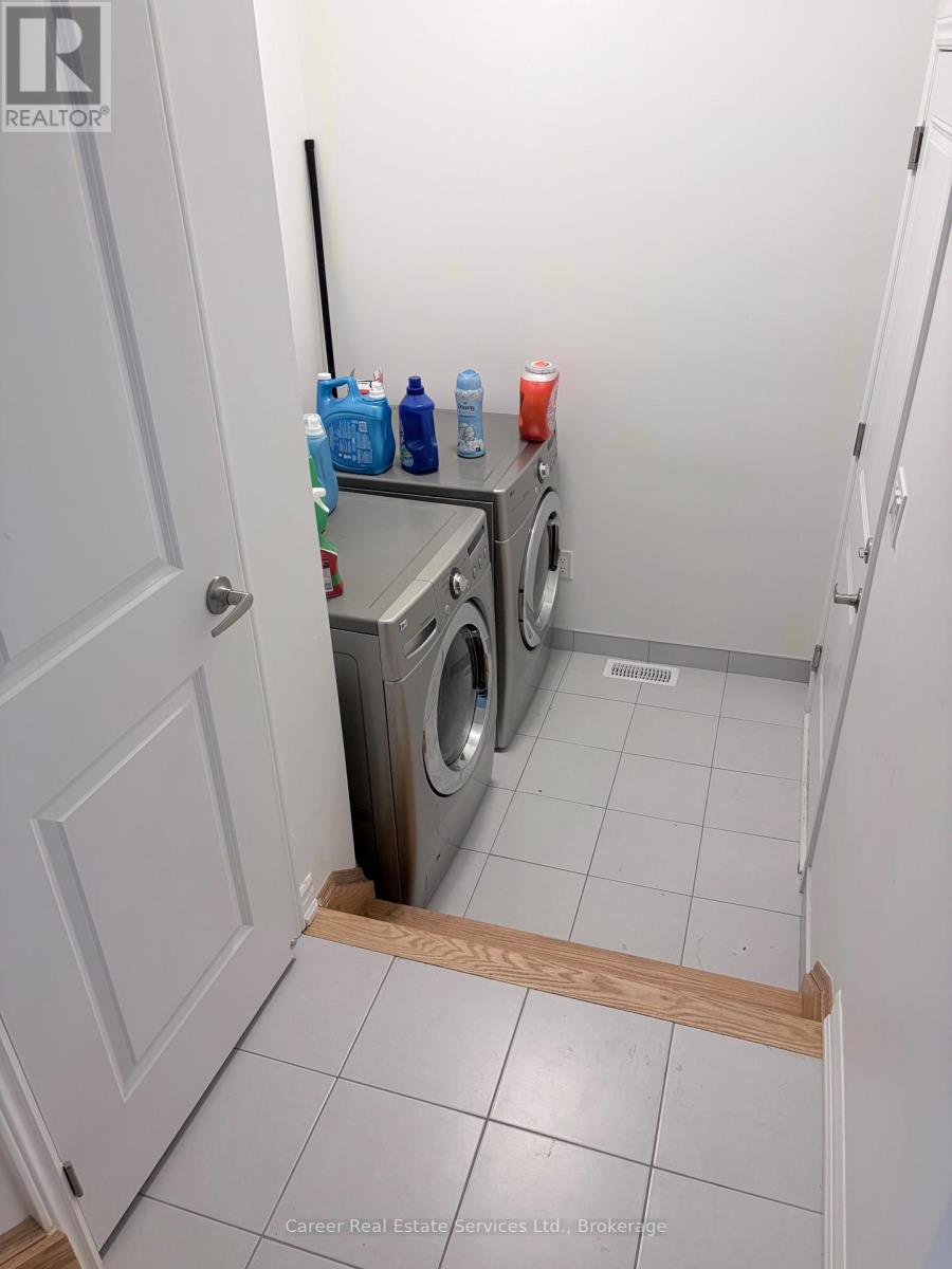 777 Chinook Path, Oshawa, Ontario L1H 0A7 - Photo 4 - E13449074