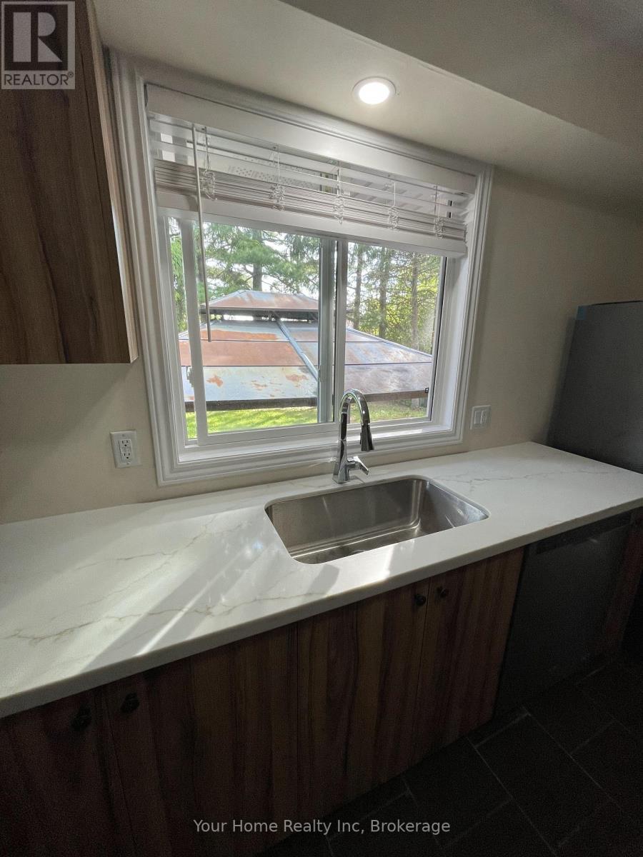Main Floor - 37 Rutherford Drive E, Kitchener, Ontario  N2A 1P8 - Photo 10 - X13449046