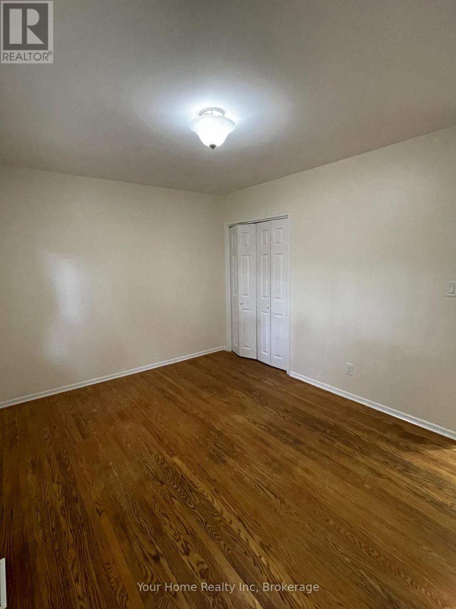 Main Floor - 37 Rutherford Drive E, Kitchener, Ontario  N2A 1P8 - Photo 17 - X13449046