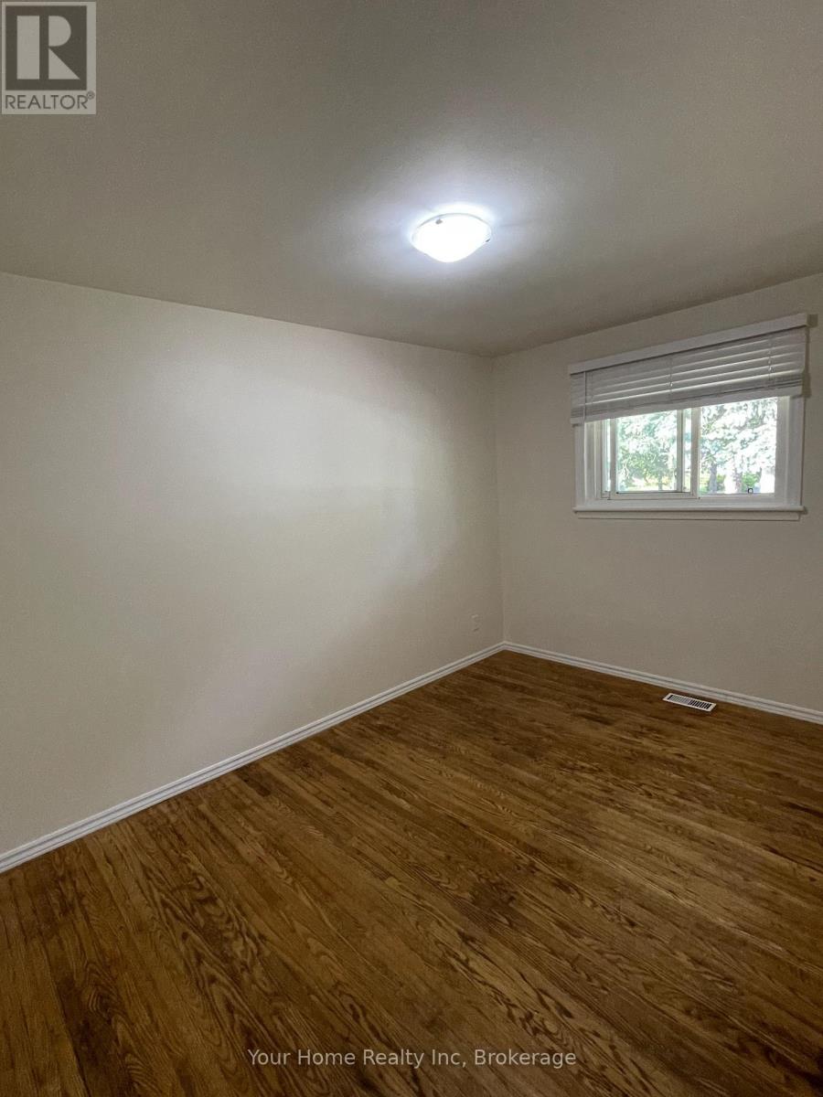 Main Floor - 37 Rutherford Drive E, Kitchener, Ontario  N2A 1P8 - Photo 18 - X13449046