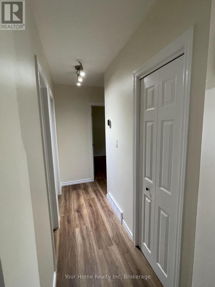 Main Floor - 37 Rutherford Drive E, Kitchener, Ontario  N2A 1P8 - Photo 28 - X13449046