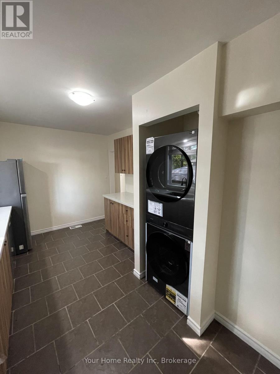 Main Floor - 37 Rutherford Drive E, Kitchener, Ontario  N2A 1P8 - Photo 8 - X13449046