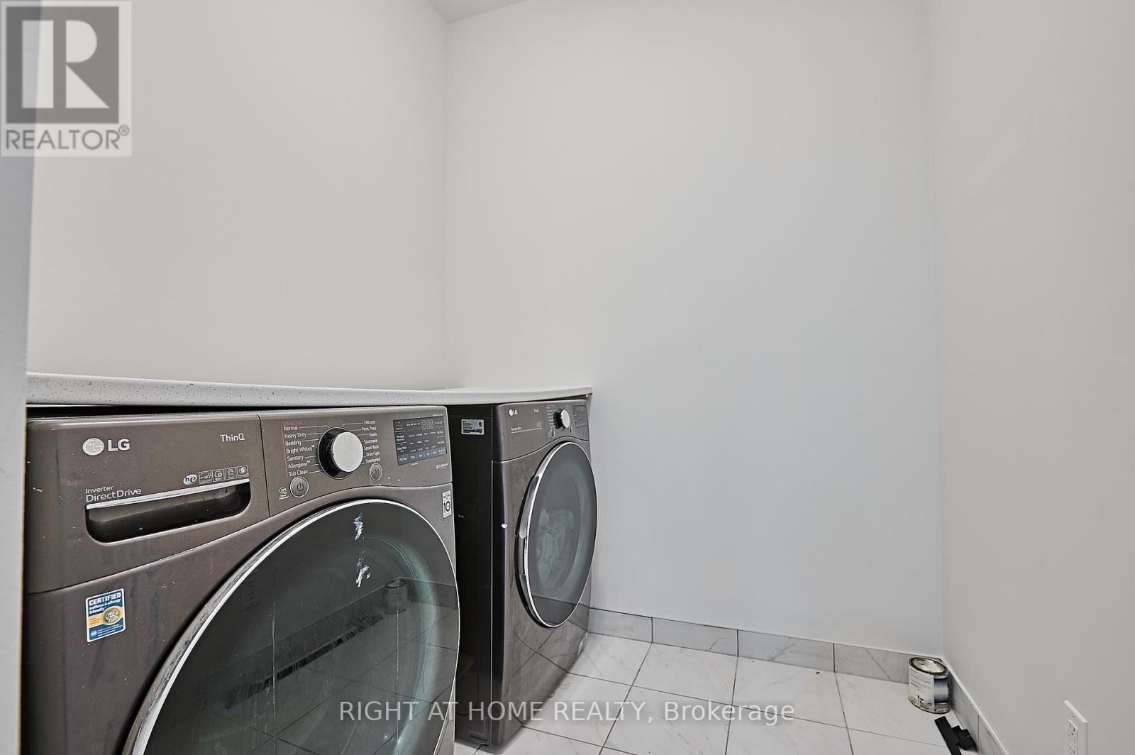 292 Windfield Farm Drive, Oshawa, Ontario  L1L 0M3 - Photo 10 - E13095002
