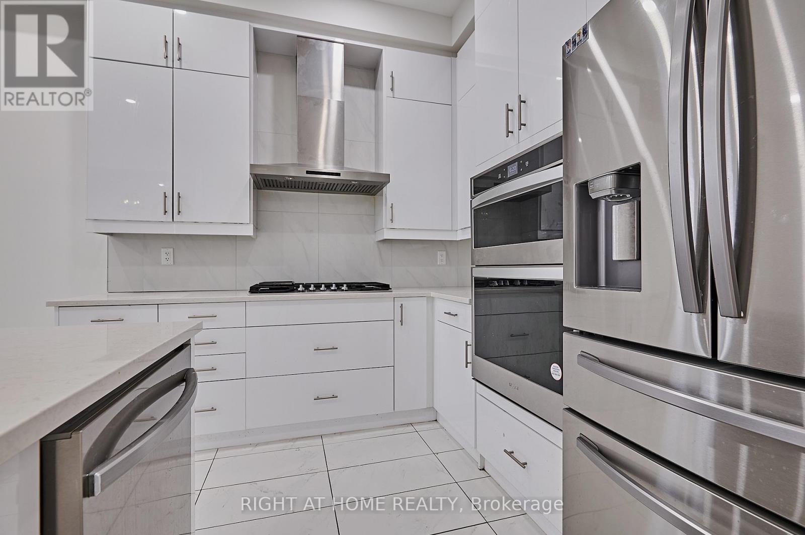 292 Windfield Farm Drive, Oshawa, Ontario  L1L 0M3 - Photo 15 - E13095002