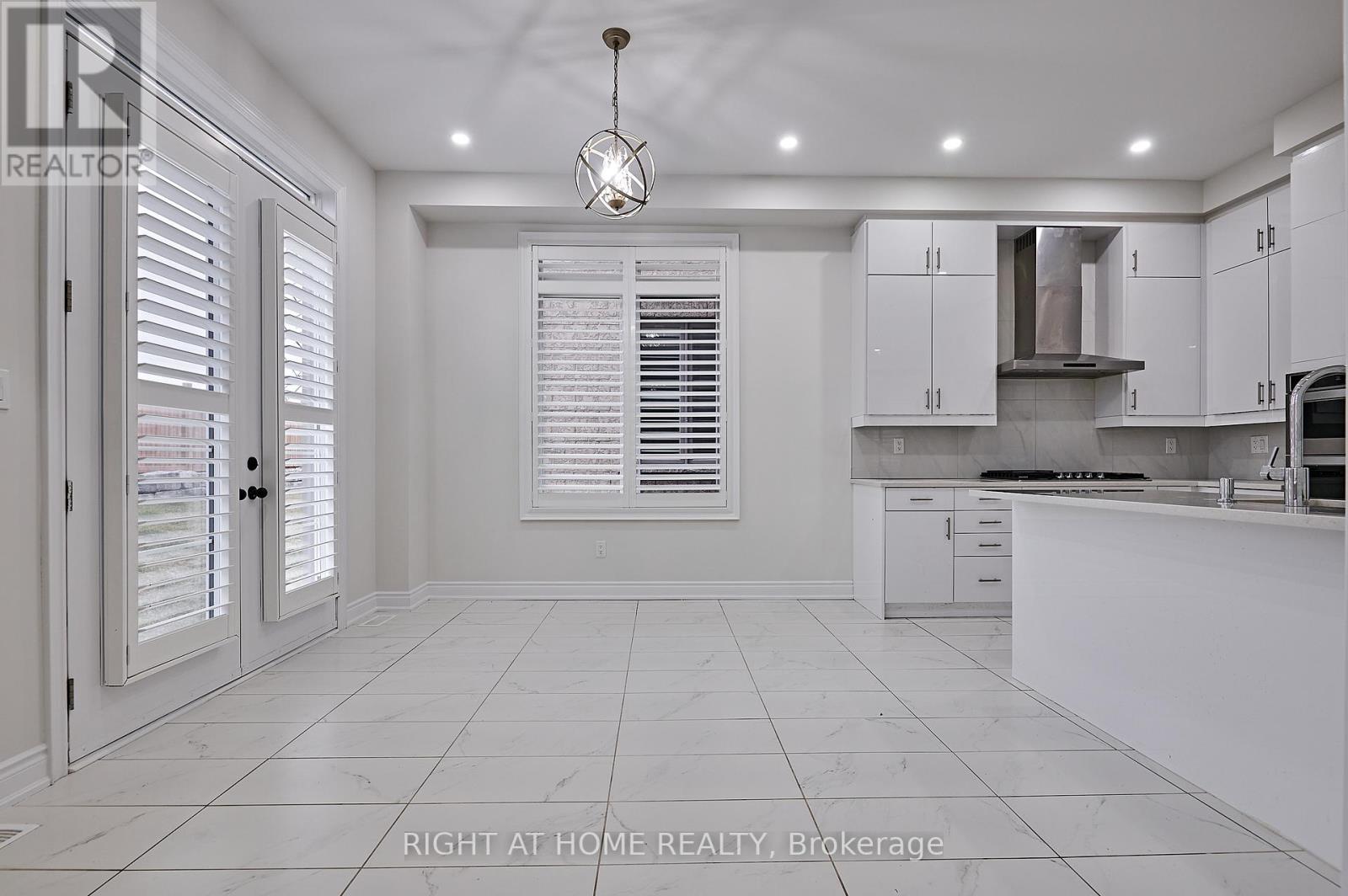 292 Windfield Farm Drive, Oshawa, Ontario  L1L 0M3 - Photo 18 - E13095002