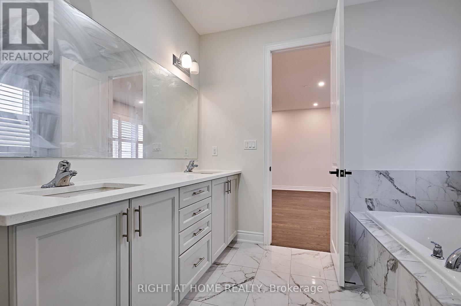 292 Windfield Farm Drive, Oshawa, Ontario  L1L 0M3 - Photo 44 - E13095002