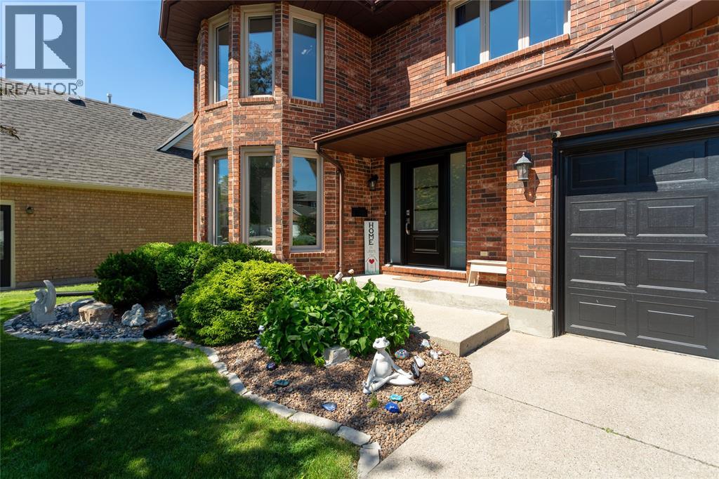 2636 Stoneridge Court, Sarnia, Ontario  N0N 1C0 - Photo 3 - 26014014
