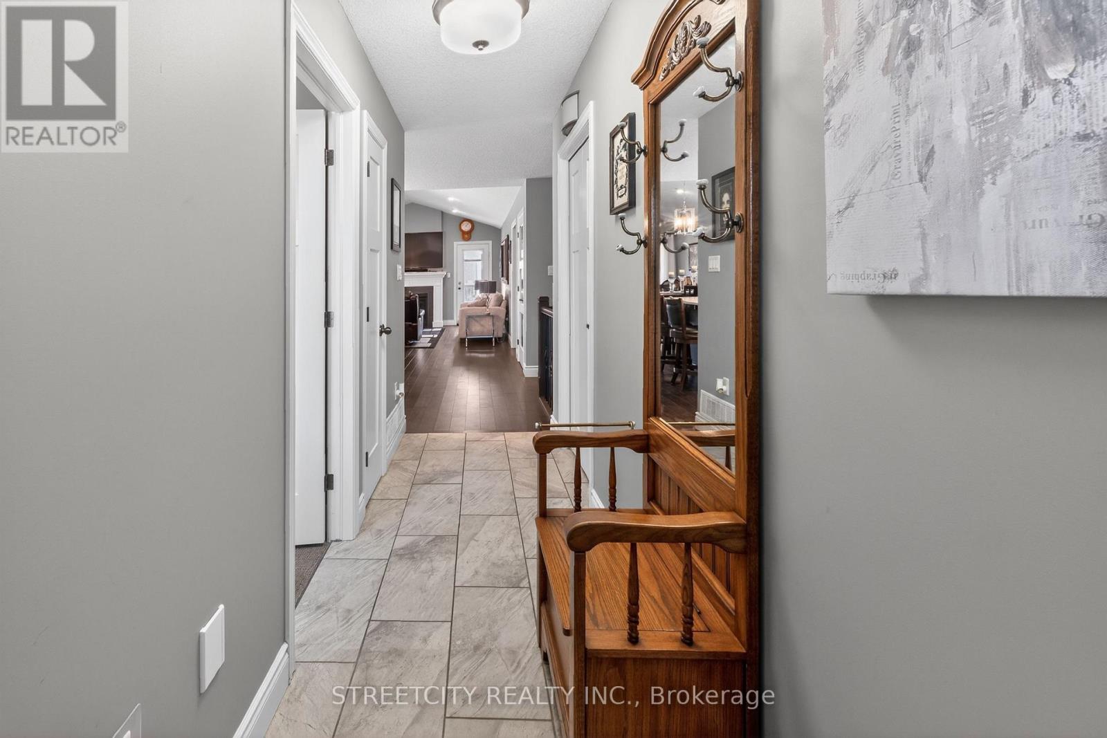 17 Old Course Road W, St. Thomas, Ontario  N5R 0C8 - Photo 3 - X13449092