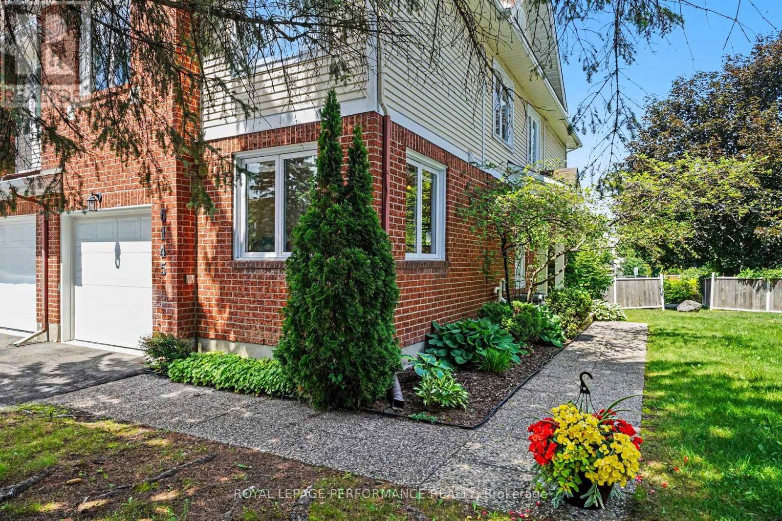 6145 Oak Meadows Drive, Ottawa, Ontario  K1C 7G7 - Photo 1 - X13449094