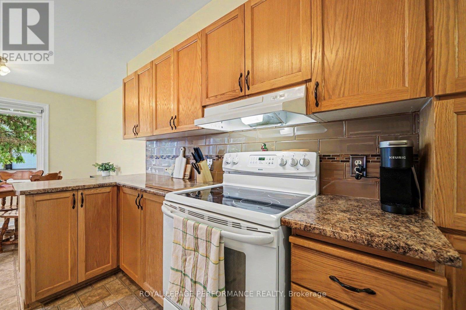 6145 Oak Meadows Drive, Ottawa, Ontario  K1C 7G7 - Photo 12 - X13449094