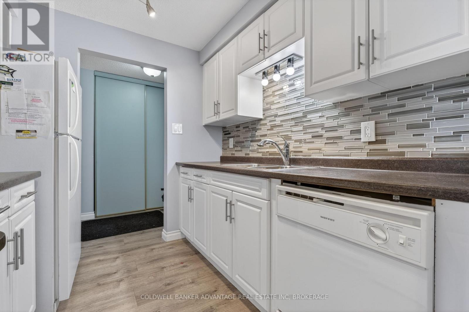 405 - 276 Oakdale Avenue E, St. Catharines, Ontario  L2P 3S5 - Photo 4 - X13449020