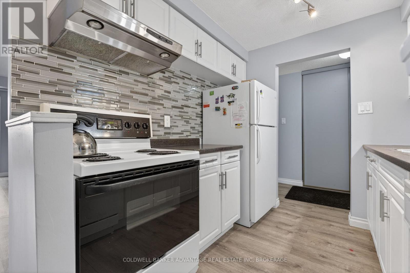 405 - 276 Oakdale Avenue E, St. Catharines, Ontario  L2P 3S5 - Photo 5 - X13449020