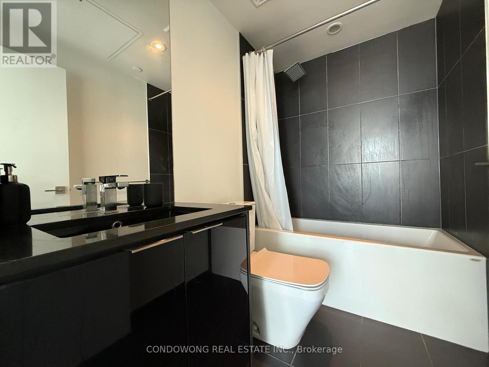3917 - 70 Temperance Street, Toronto, Ontario  M5H 4E8 - Photo 6 - C13449030