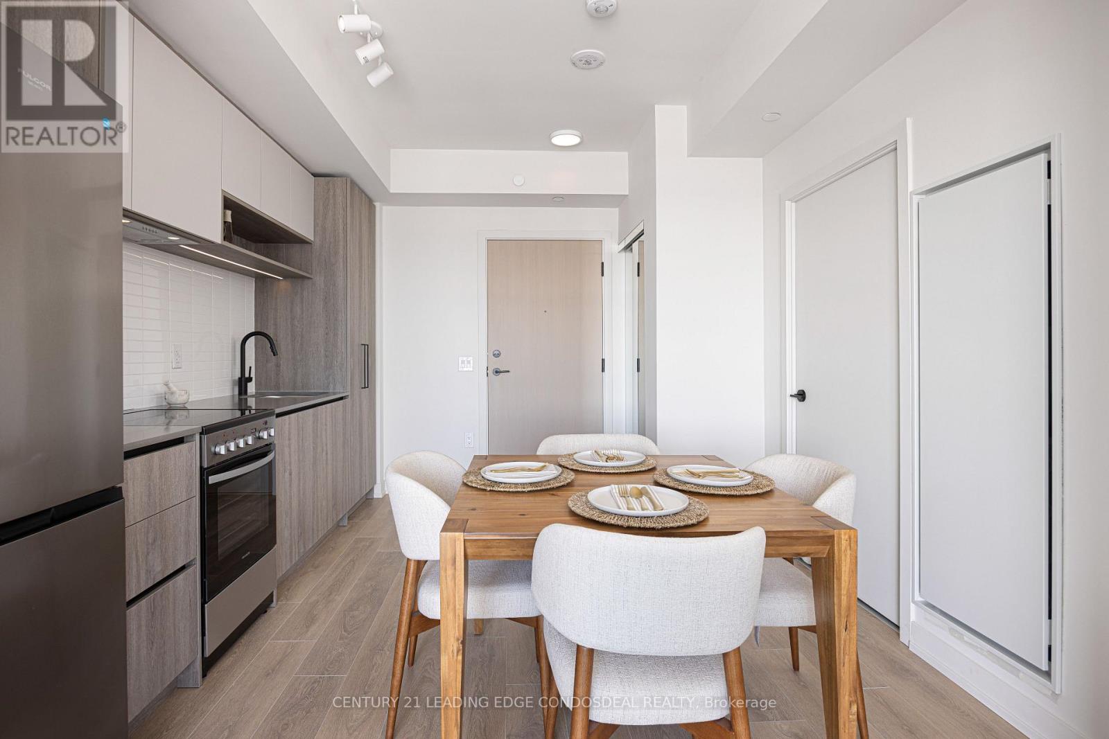1610 - 181 Sterling Road, Toronto, Ontario  M6R 2B2 - Photo 6 - C13449032
