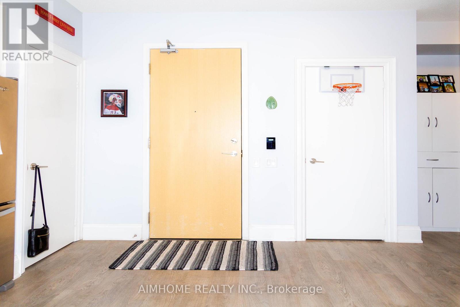 2101 - 30 Roehampton Avenue, Toronto, Ontario  M4P 1R2 - Photo 3 - C13449100