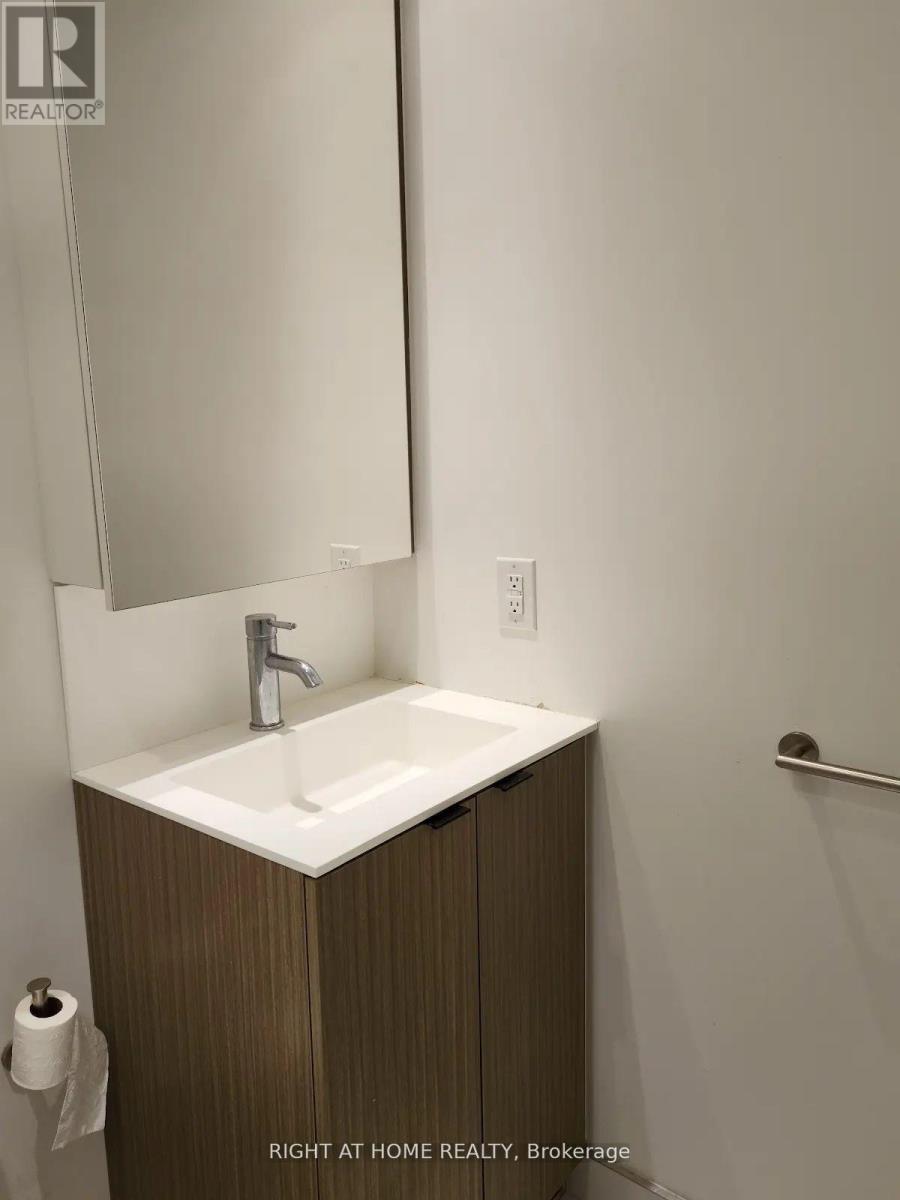 1017 - 20 Edward Street, Toronto, Ontario  M5G 0C5 - Photo 11 - C13449120