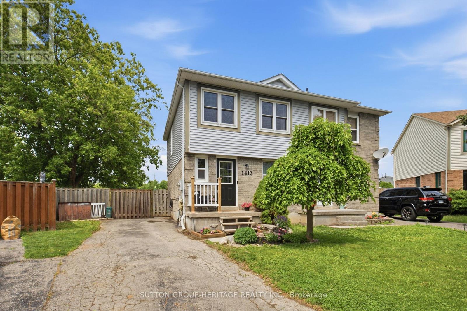 1413 Beaverbrook Court, Oshawa, Ontario  L1J 8L1 - Photo 2 - E13449122