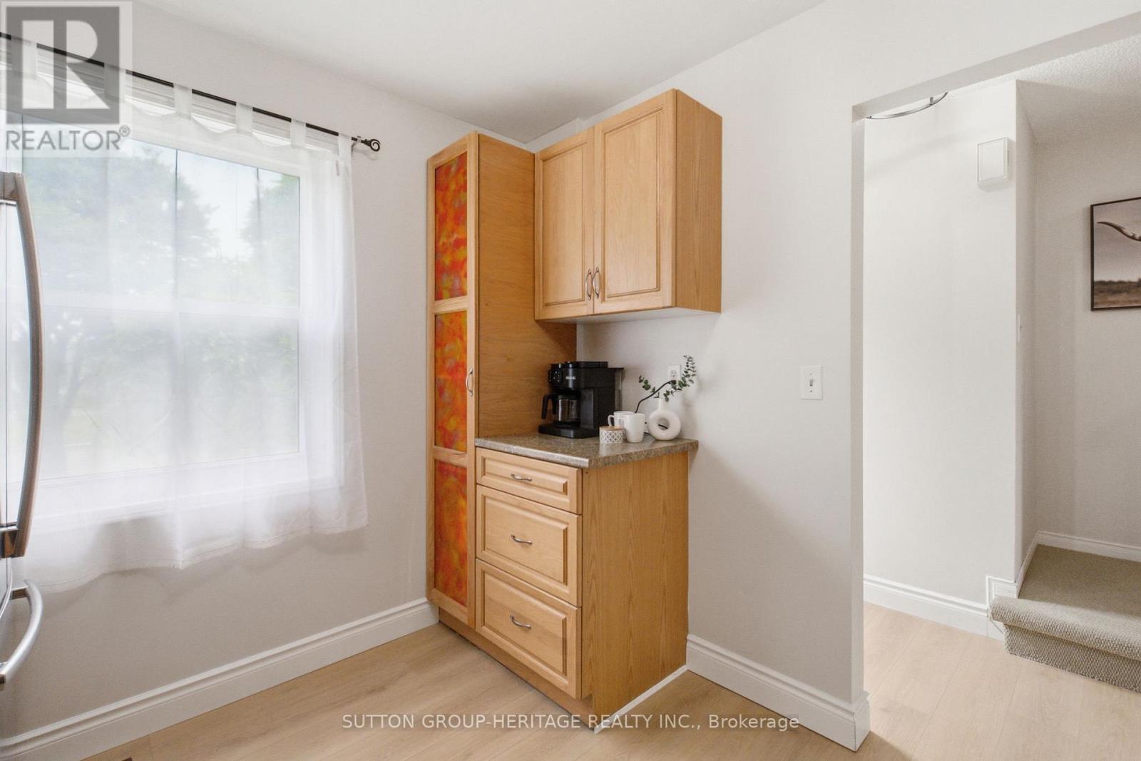 1413 Beaverbrook Court, Oshawa, Ontario  L1J 8L1 - Photo 8 - E13449122