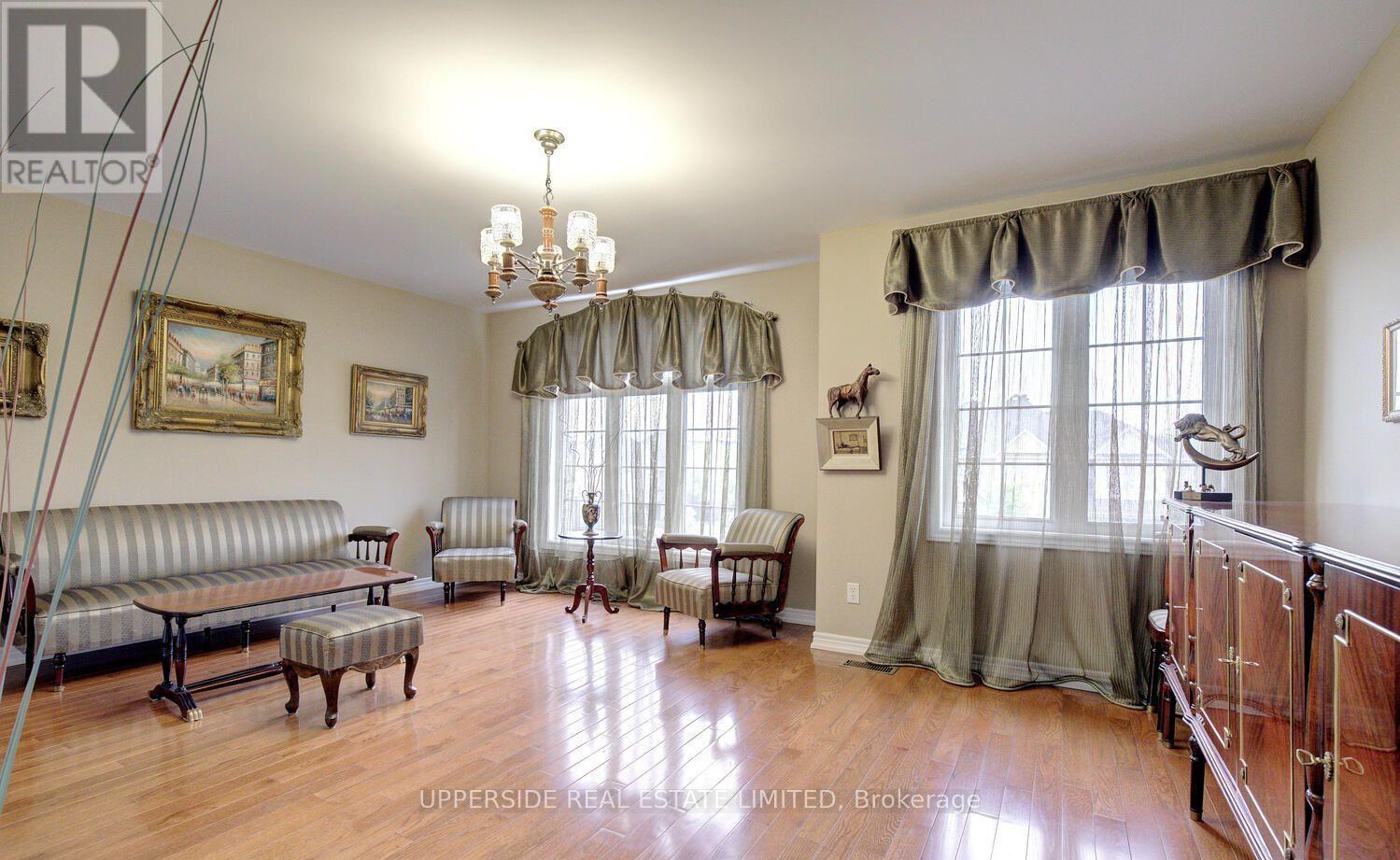 119 Thornhill Woods Drive, Vaughan, Ontario L4J 8R5 - Photo 4 - N13449012