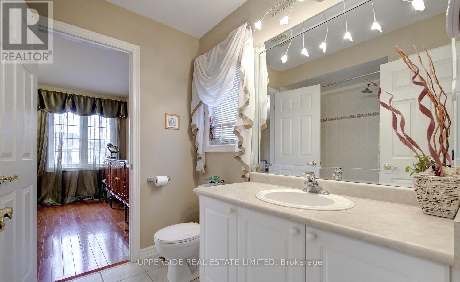 119 Thornhill Woods Drive, Vaughan, Ontario L4J 8R5 - Photo 7 - N13449018