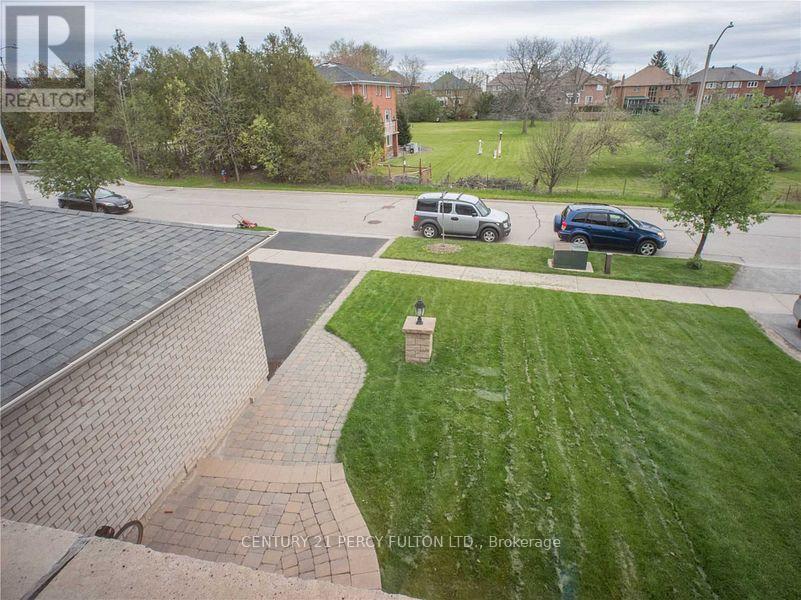 14 Montesano Crescent, Richmond Hill, Ontario L4B 4M9 - Photo 2 - N13449072
