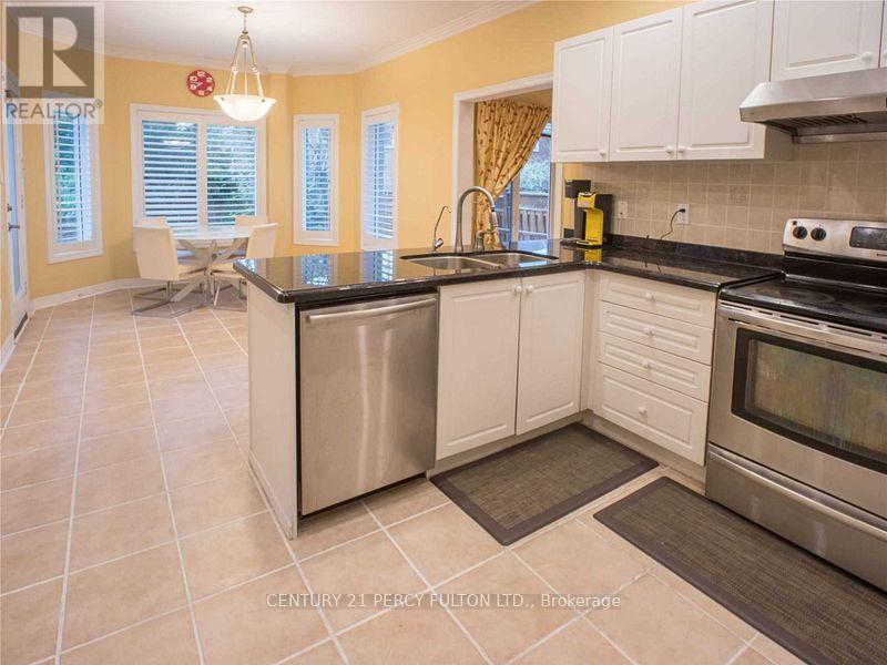 14 Montesano Crescent, Richmond Hill, Ontario L4B 4M9 - Photo 5 - N13449072