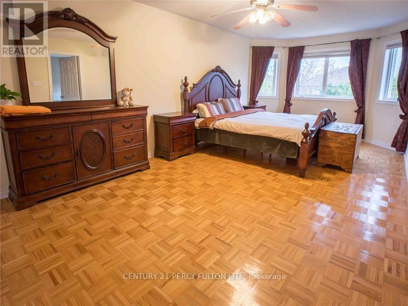 14 Montesano Crescent, Richmond Hill, Ontario L4B 4M9 - Photo 8 - N13449072