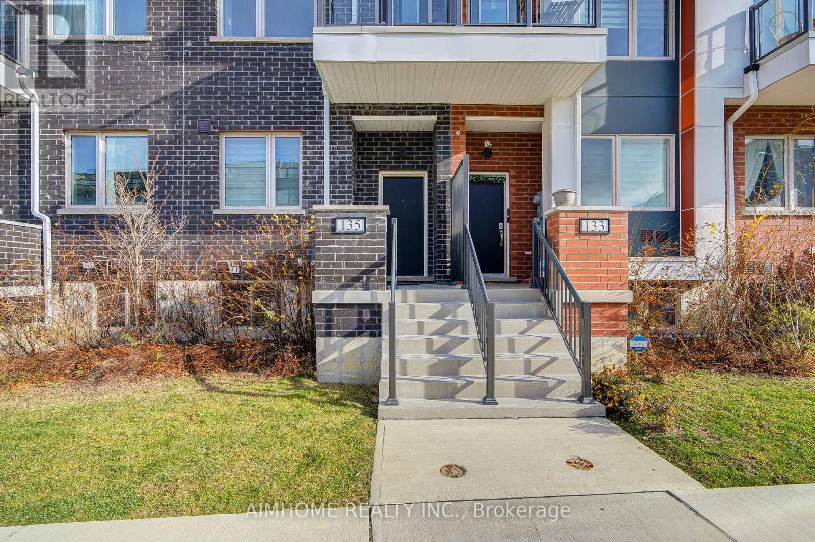 135 Frederick Tisdale Drive, Toronto, Ontario  M3K 0C6 - Photo 2 - W13168316