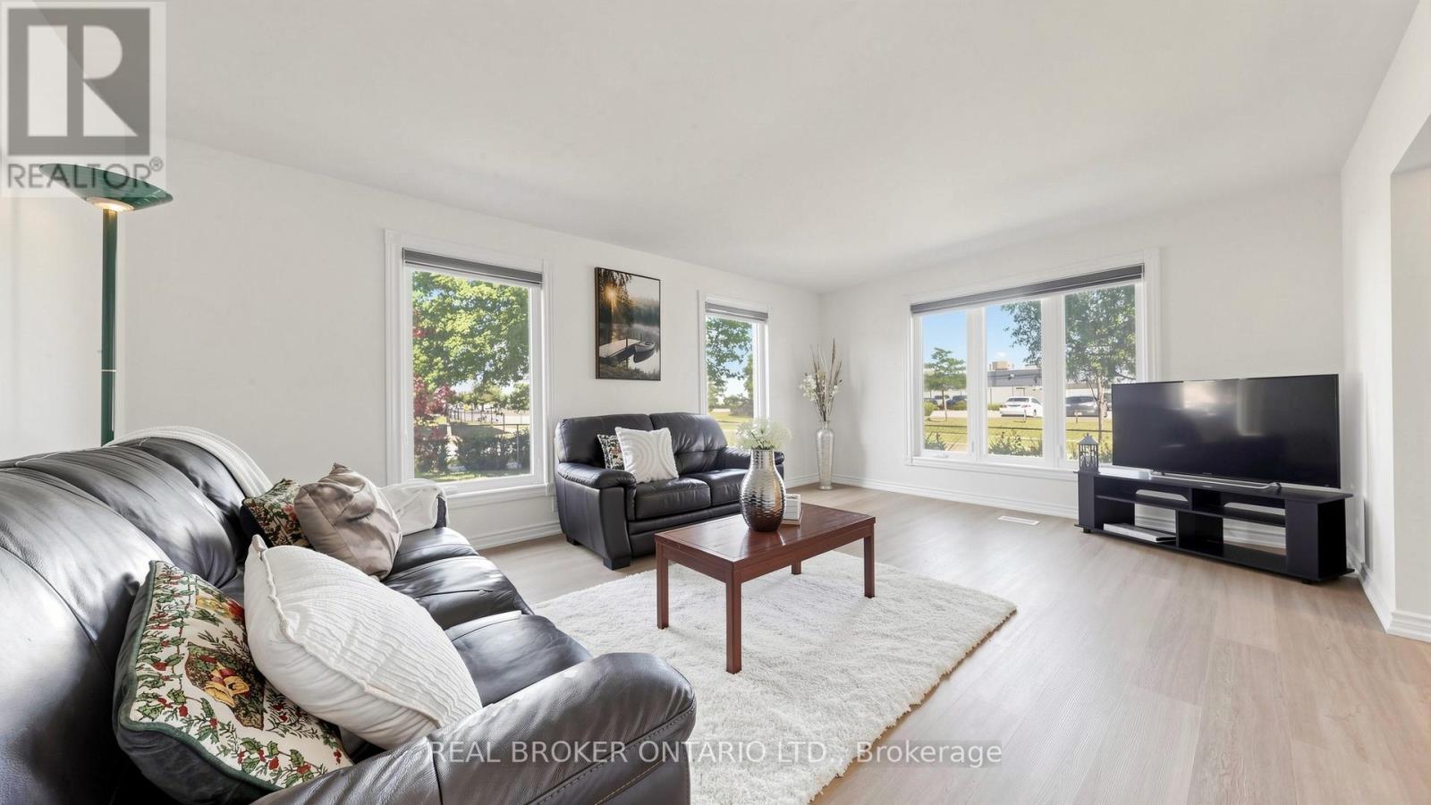 63 Venetian Crescent, Toronto, Ontario  M3N 2L9 - Photo 12 - W13441226