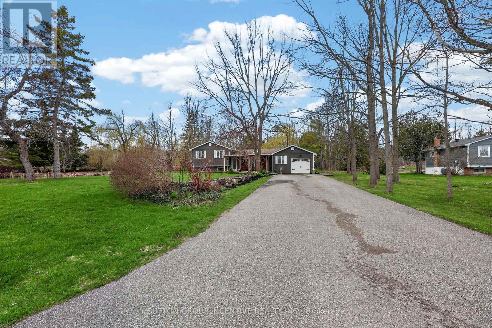 10 Springhome Road, Oro-Medonte, Ontario  L0L 1T0 - Photo 2 - S13449076