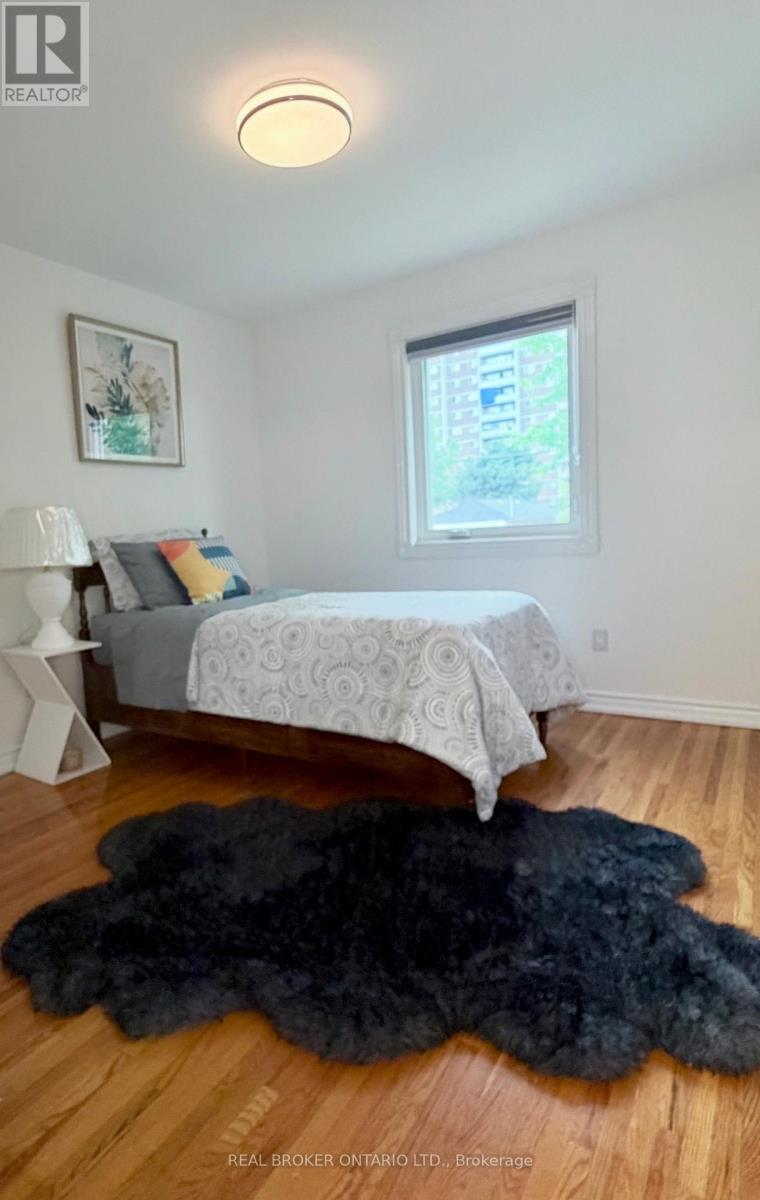 63 Venetian Crescent, Toronto, Ontario  M3N 2L9 - Photo 19 - W13441226