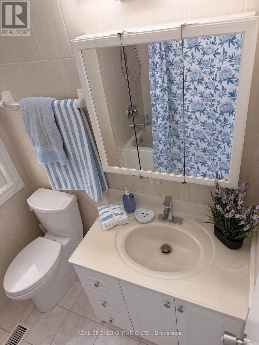 63 Venetian Crescent, Toronto, Ontario  M3N 2L9 - Photo 20 - W13441226