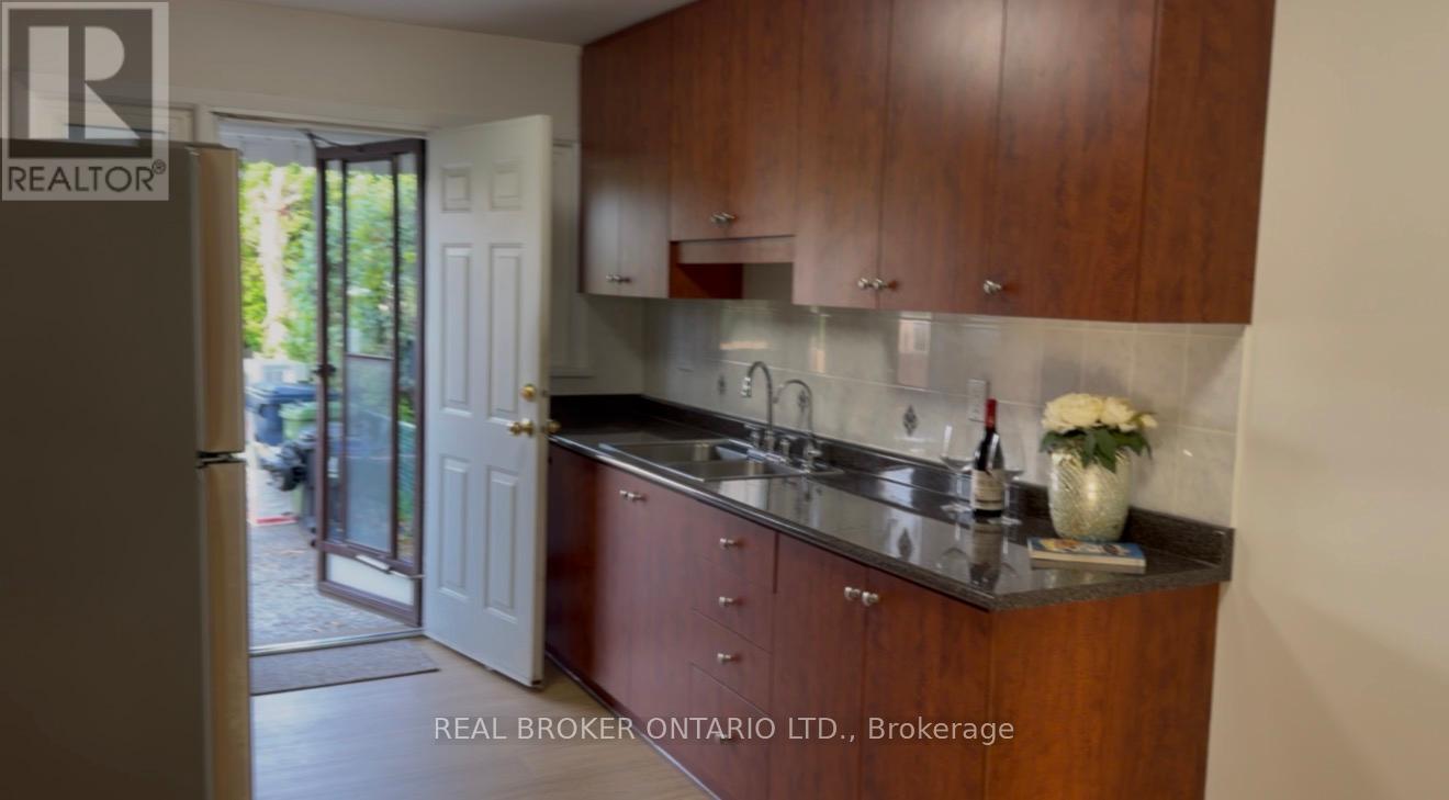 63 Venetian Crescent, Toronto, Ontario  M3N 2L9 - Photo 30 - W13441226