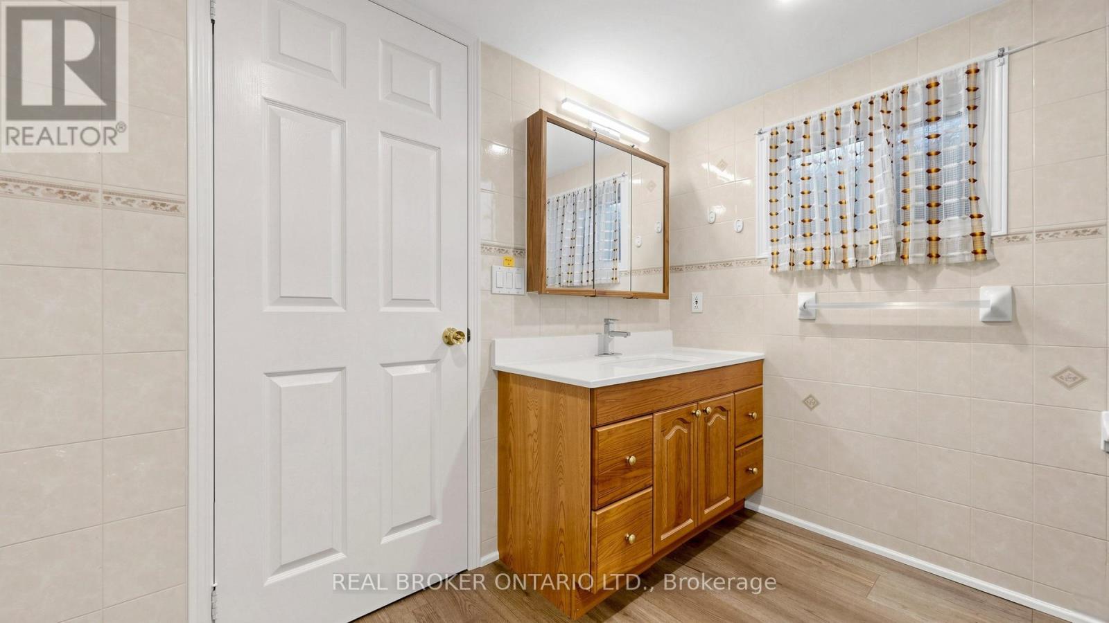 63 Venetian Crescent, Toronto, Ontario  M3N 2L9 - Photo 35 - W13441226