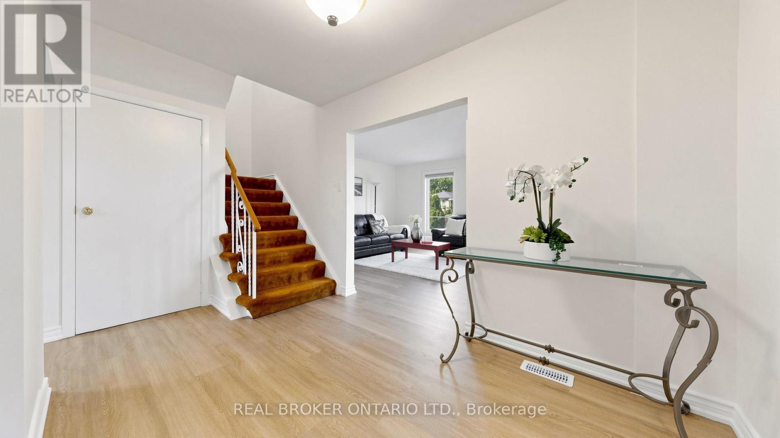 63 Venetian Crescent, Toronto, Ontario  M3N 2L9 - Photo 5 - W13441226