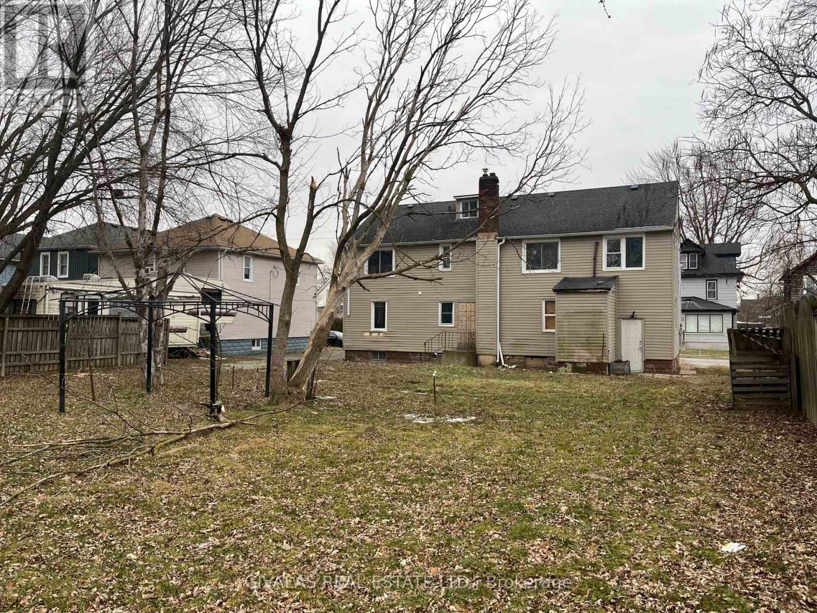 14 Asher Street, Welland, Ontario  L3B 4J1 - Photo 4 - X13449114