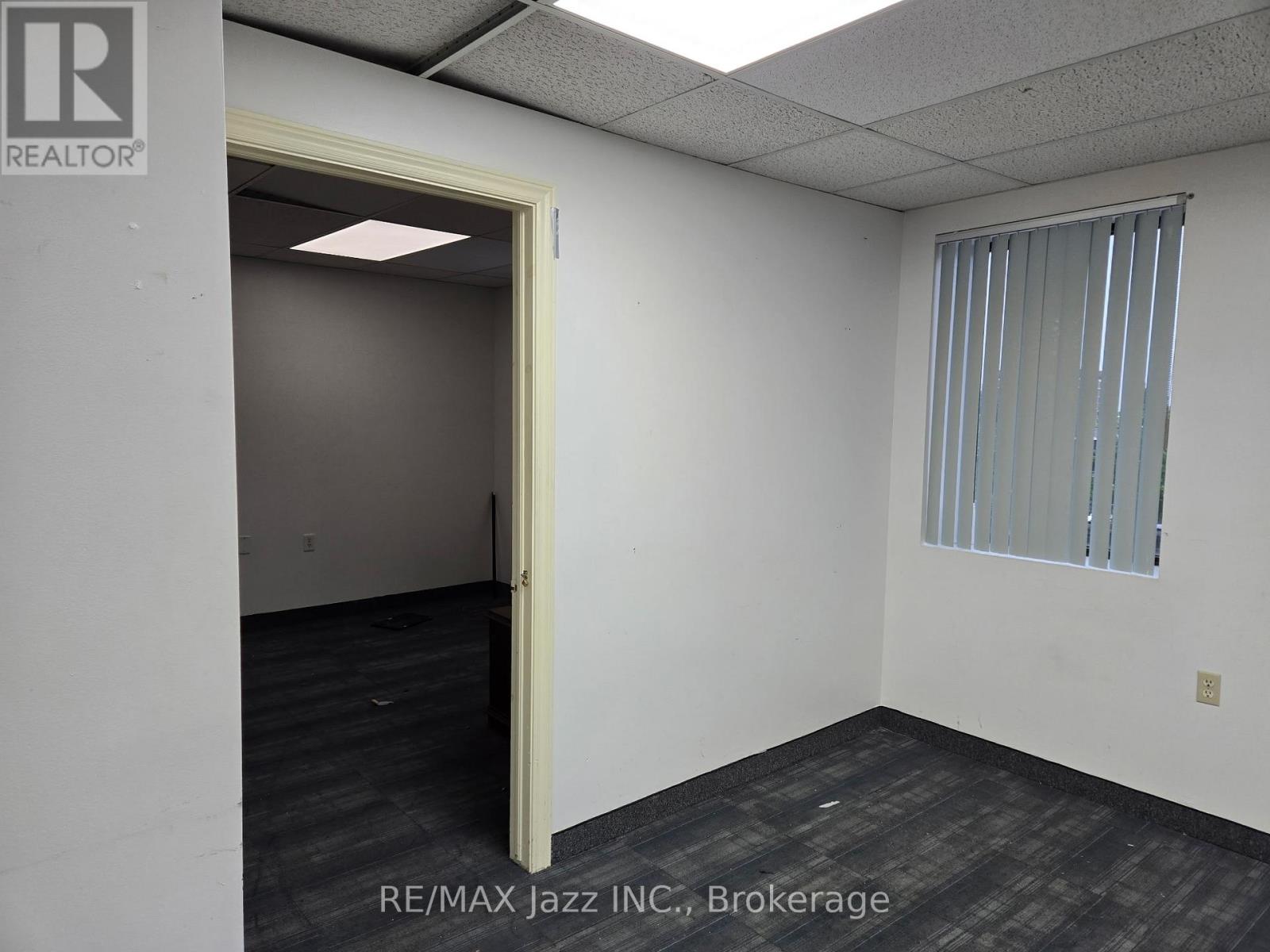 201 - 111 Simcoe Street N, Oshawa, Ontario  L1G 4S4 - Photo 3 - E13448370