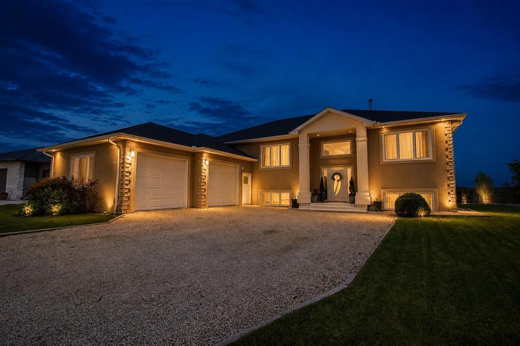 134 Carleton Drive, Steinbach, Manitoba  R5G 0W4 - Photo 1 - 202613180