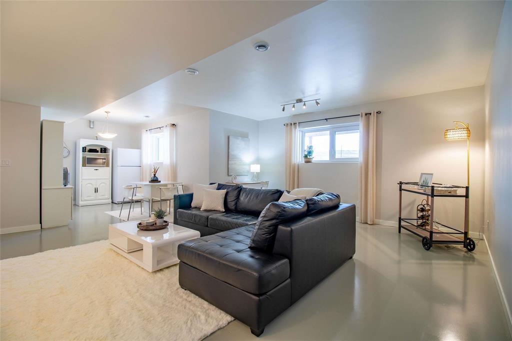134 Carleton Drive, Steinbach, Manitoba  R5G 0W4 - Photo 33 - 202613180