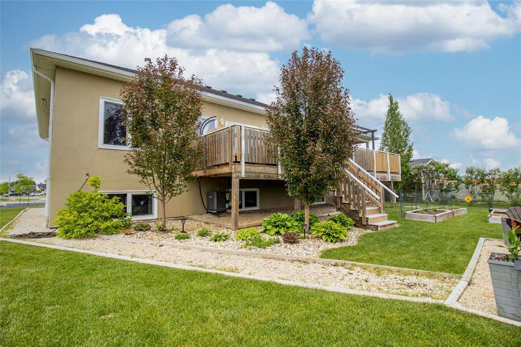 134 Carleton Drive, Steinbach, Manitoba  R5G 0W4 - Photo 45 - 202613180