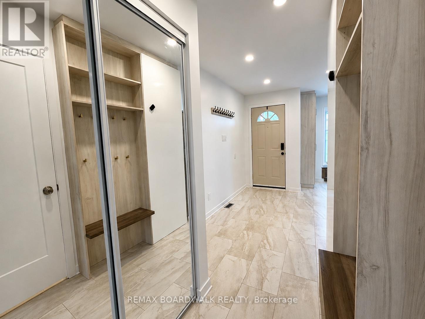 4396 Whittaker Crescent, Ottawa, Ontario  K1B 4P2 - Photo 3 - X13449180