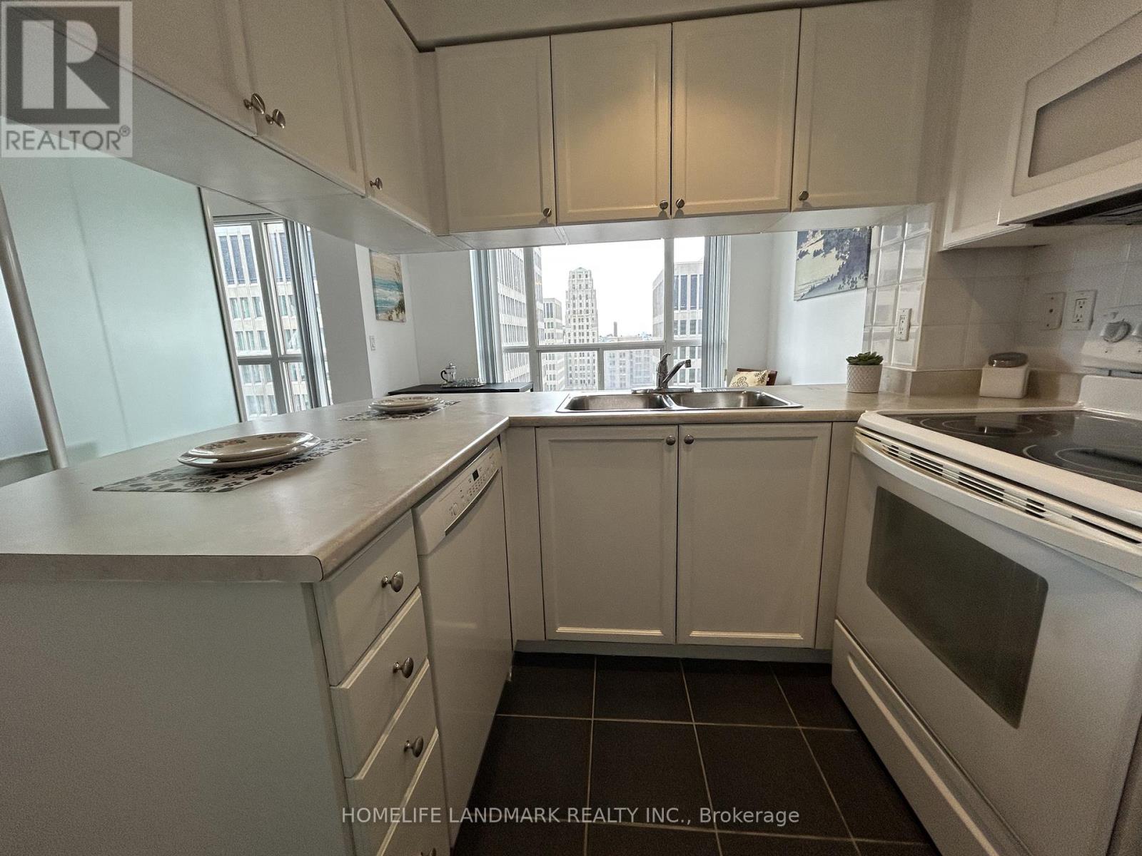 1204 - 909 Bay Street, Toronto, Ontario  M5S 3G2 - Photo 6 - C13449168