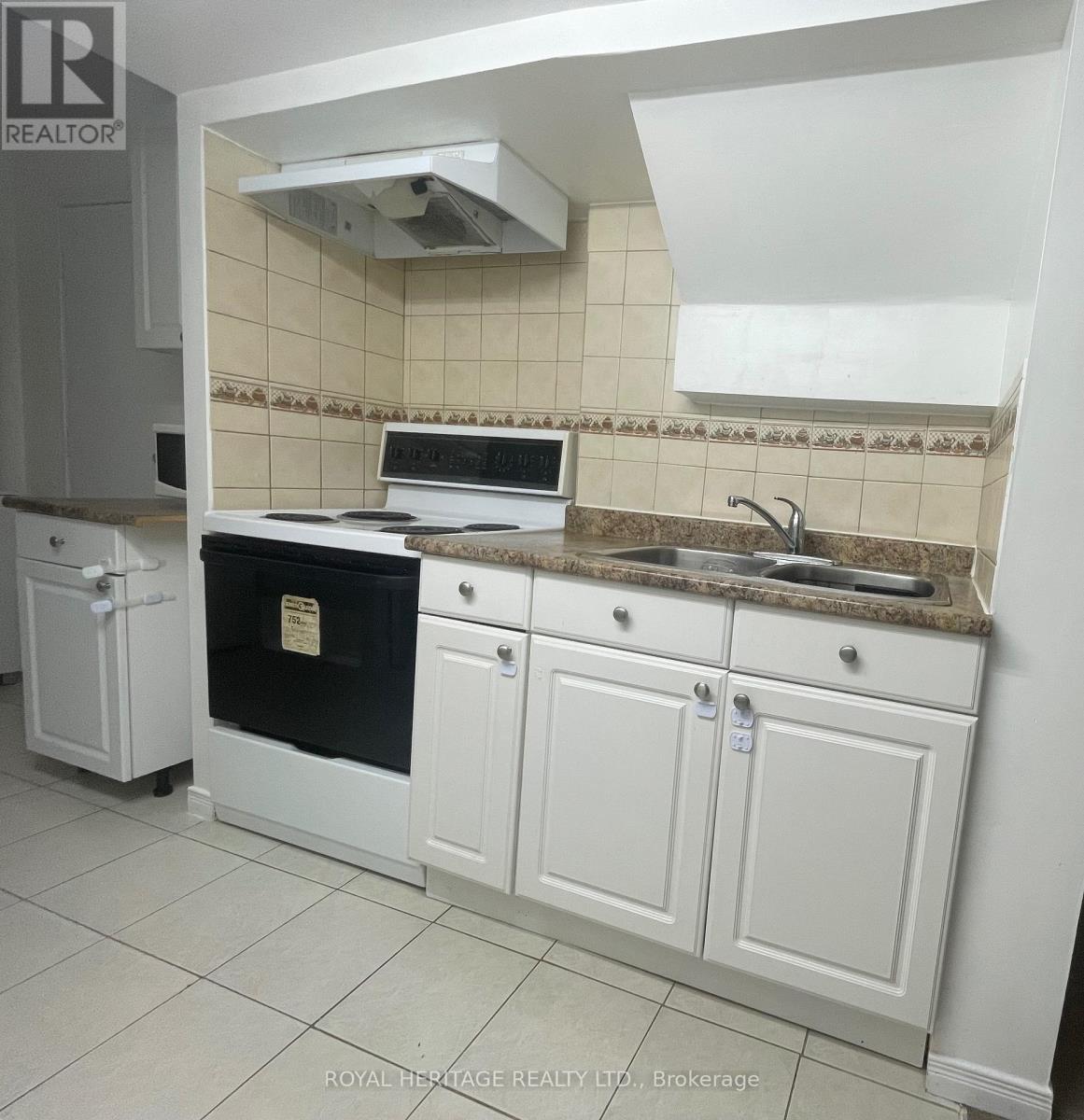 Basement - 1633 Marshcourt Drive, Pickering, Ontario  L1V 6G8 - Photo 17 - E13449160