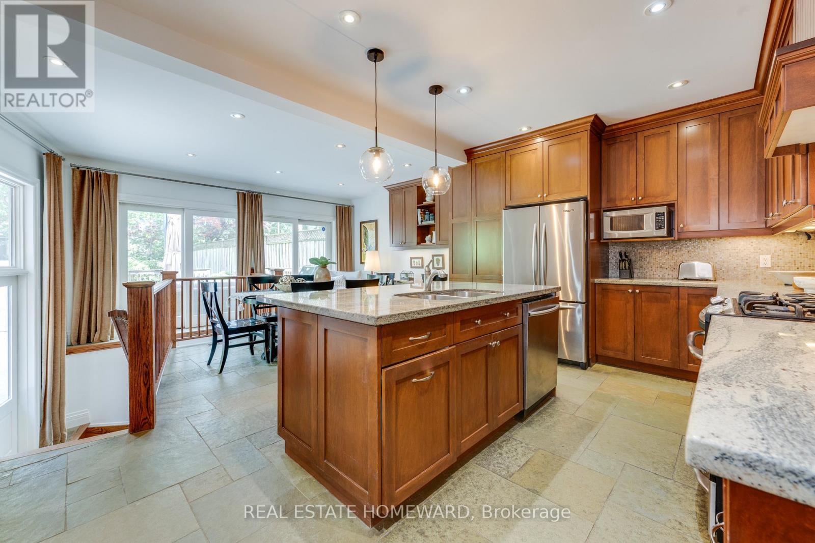 151 Waverley Road, Toronto, Ontario  M4L 3T4 - Photo 19 - E13449184
