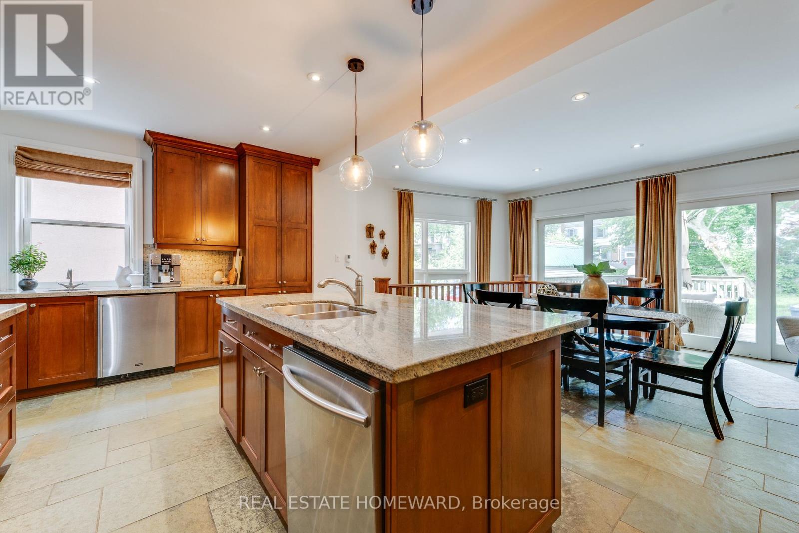 151 Waverley Road, Toronto, Ontario  M4L 3T4 - Photo 20 - E13449184