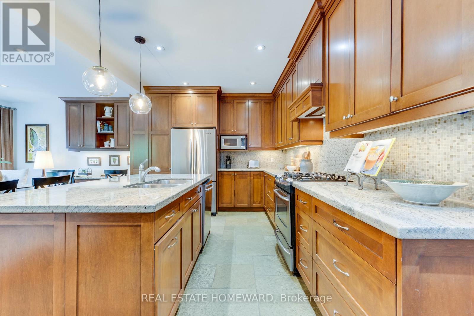 151 Waverley Road, Toronto, Ontario  M4L 3T4 - Photo 24 - E13449184