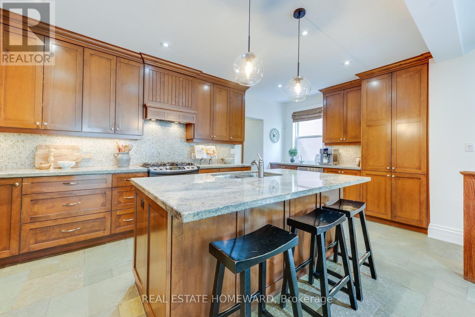 151 Waverley Road, Toronto, Ontario  M4L 3T4 - Photo 25 - E13449184