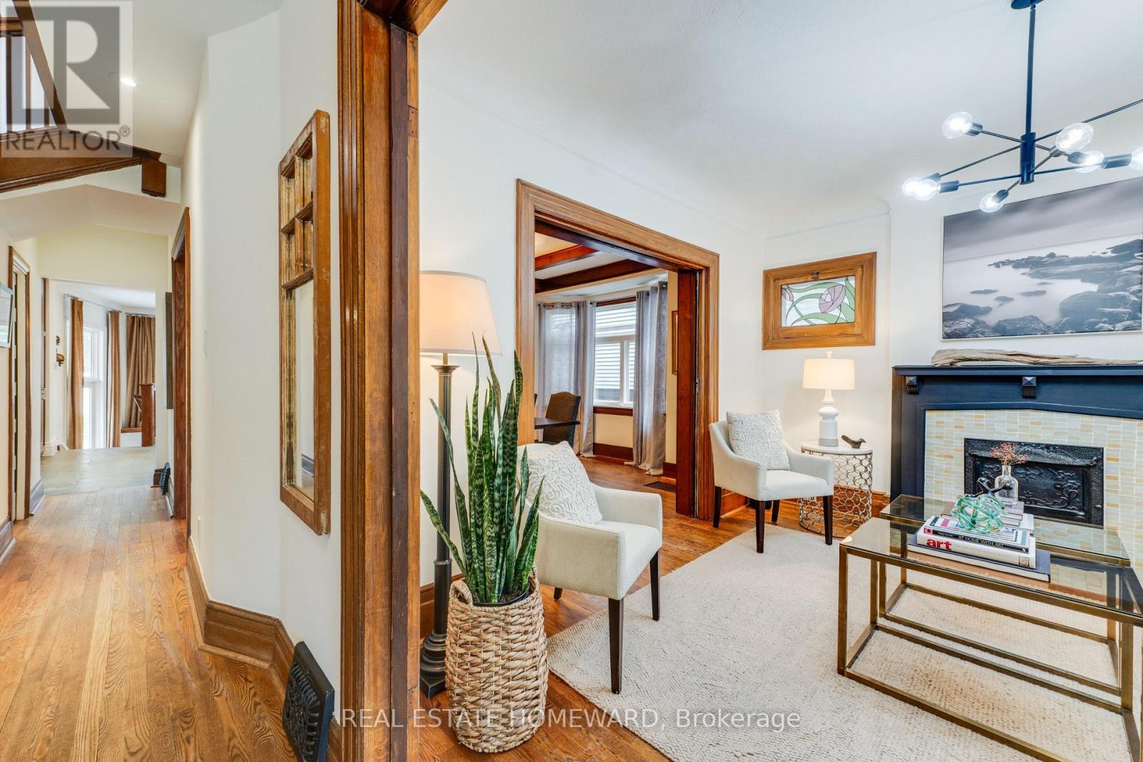 151 Waverley Road, Toronto, Ontario  M4L 3T4 - Photo 8 - E13449184