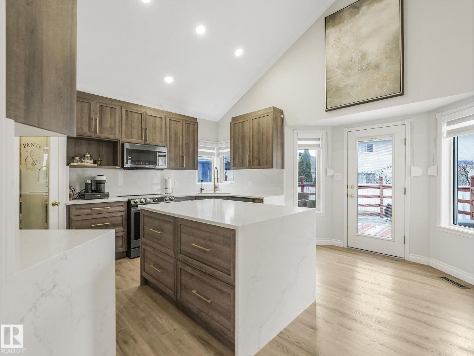376 Hollick Kenyon Rd Nw, Edmonton, Alberta  T5Y 2T7 - Photo 15 - E4493865